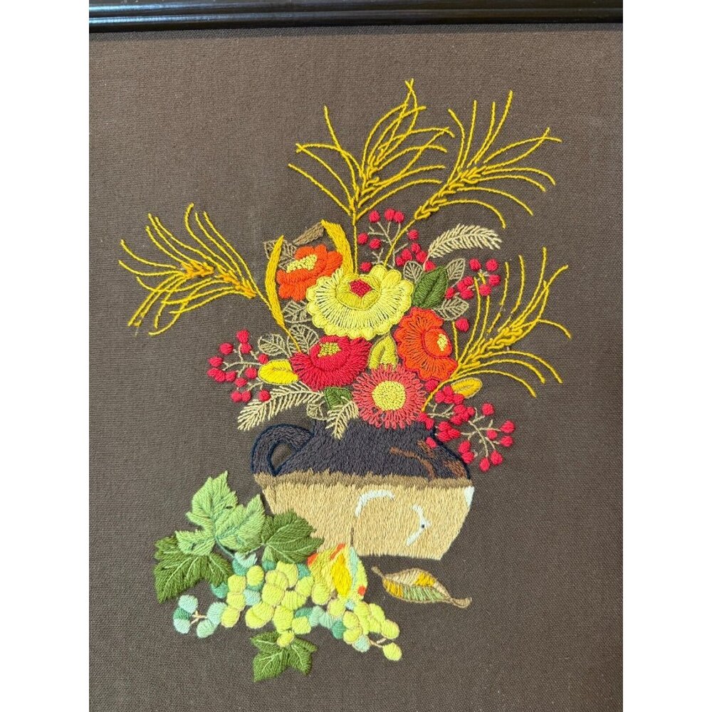 Vintage 70's Crewel Floral Vase Still Life Columbia Minerva‎ 18"x22" Retro - Picture 2 of 7